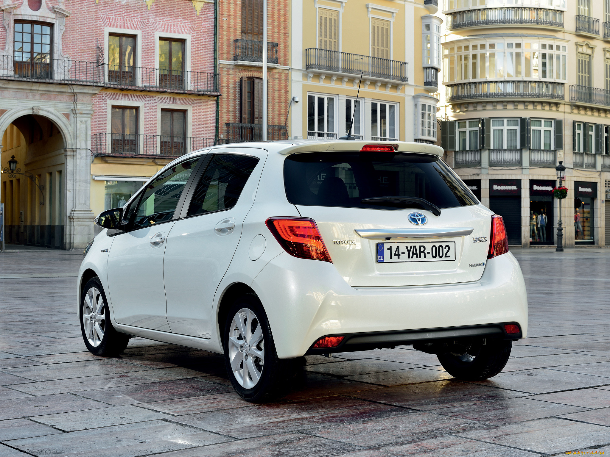 Toyota Yaris Hybrid 2012 С…СЌС‚С‡Р±РµРє